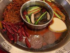 -山城年华老火锅(玉林店)