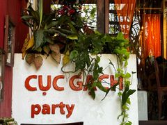 -Cuc Gach Quan Restaurant