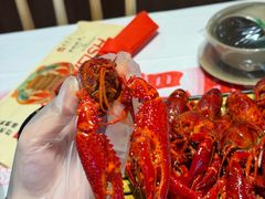 -肥肥虾庄·金牌油焖大虾(汉街SKP店)
