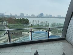 -上海滴水湖皇冠假日酒店