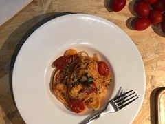 番茄大虾面-木及咖啡