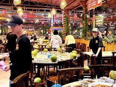 -三亚火车头万人海鲜广场