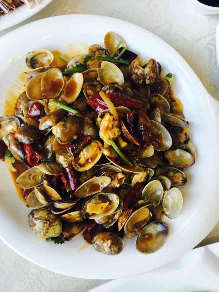 胶东小海鲜-"这家店做的菜很好吃,价格也实惠,就是已经.