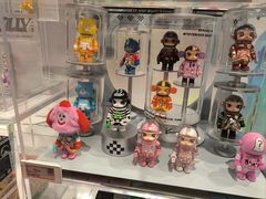 -泡泡玛特POPMART(世豪广场店)