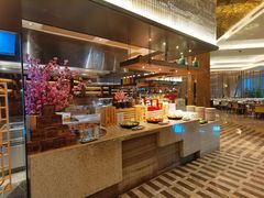 自助取餐区-融信华邑酒店·鲜艳西餐厅