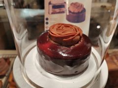 -VERIE BAKEHOUSE
