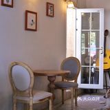 库存咖☕️和16岁“苏菲”，晒太阳、叹咖啡、聊人生