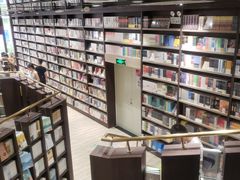 -钟书阁(群光广场店)