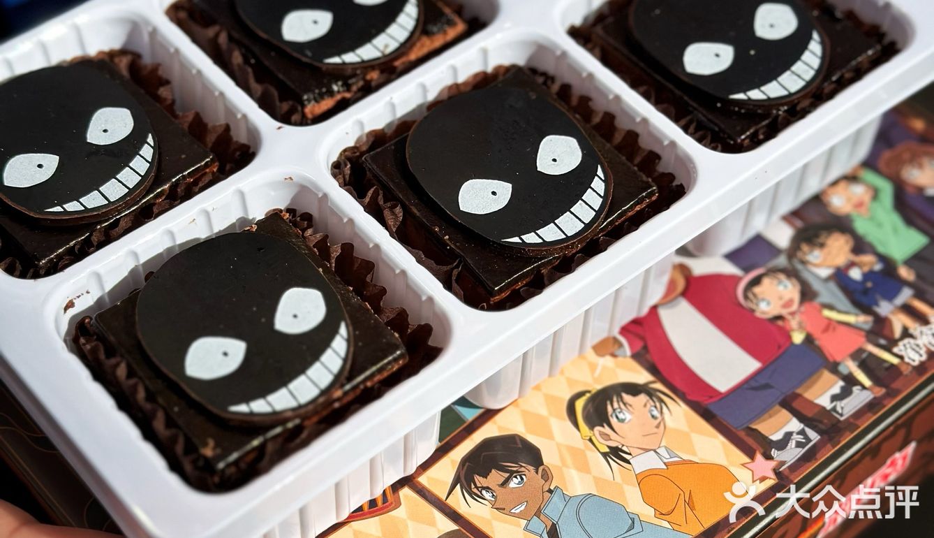 这么大的显眼包！柯南联名甜点上新！