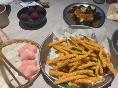 干煸藕条-巴厘龙虾·榜首油焖大虾(音乐学院·沿江酒馆店)