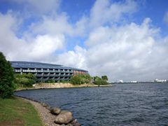 -上海滴水湖皇冠假日酒店