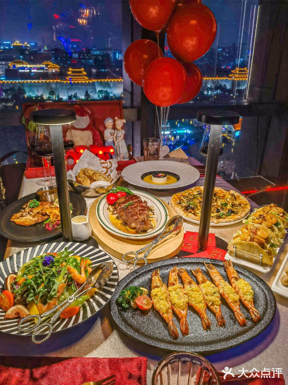 与城墙共进晚餐，如此夜色浪漫❤️