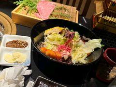-山川小町·极番烧肉(新地假日广场店)
