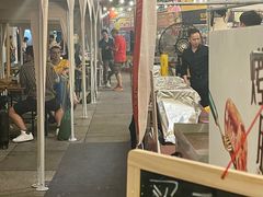 -瑞虹新天地月亮湾