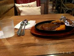 -玛格萝妮(汇智国际商业中心店)