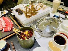 -红鼎豆捞·非遗鲍皇汤火锅(宝丰路店)