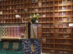 -猫的天空之城概念书店(印象城购物中心店)