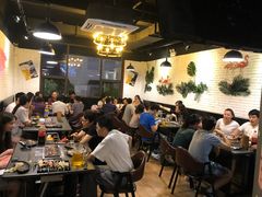 大堂-長壹旋转烤吧 农家鸡火锅