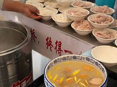 -火烧房子菊花米线(兴盛路店)