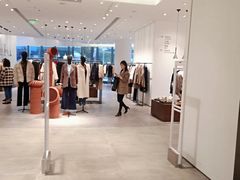 -URBAN REVIVO(上海中庚漫游城店)