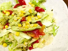 牛油果蔬菜色拉-石屋料理(南京西路店)