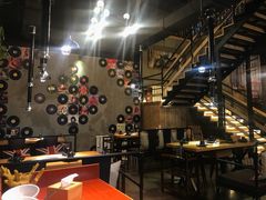 大堂-极简·炭火烤肉主题餐厅·龙虾烧烤·烤羊排(宝龙店)