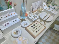 -LADY FAFA(巨鹿路陕西南路路口店)