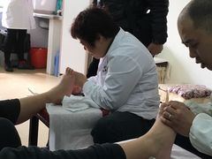 -郏芬芬扦脚服务部(新闸路店)