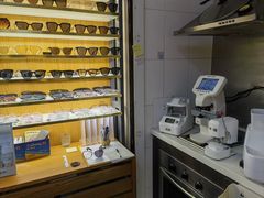 -优医视平价眼镜蔡司依视路折扣工厂店(十里堡店)