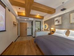 -闲隅江景艺术酒店(解放碑洪崖洞总店)