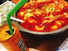 -渝是乎酸菜鱼·川渝小炒(新世界百货望京店)