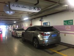 场地-中原城市广场-停车场