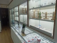 -翰佐蔡司小乐圆·依视路星趣控·暴龙眼镜折扣店