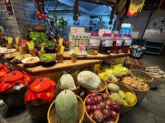 -帅巴人舅母子腊蹄民俗村