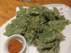 油炸桑叶-头上红煨盐鸡·非遗院子餐厅