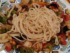 -沙枣树辣子鸡•新疆家常菜(喀什西路店)