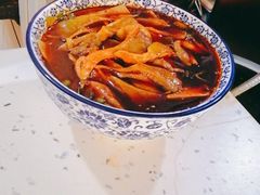 麻辣米线-老字号杨坡红油米线腊汁肉夹馍(东四道巷店)