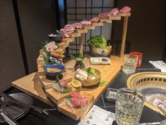 -山川小町·极番烧肉(新地假日广场店)
