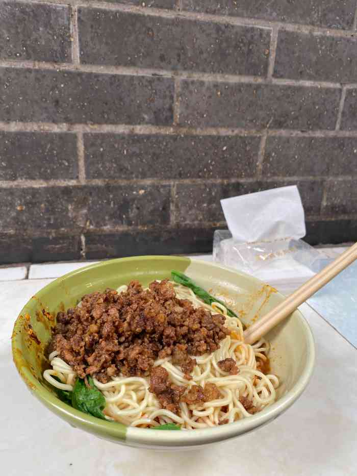 梯坎面(人民路店)-"嘿嘿去重庆必吃的就是小面了吧~不但便宜还.