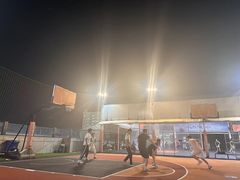-洛克公园·篮球·足球·羽毛球(莘庄店)