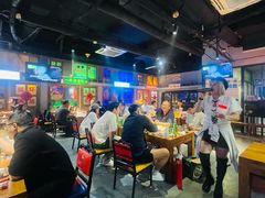 -马路牙子烧烤音乐酒馆(望京店)