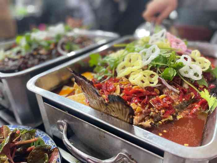 小舅母子烤鱼(万州天生天城店)-"心连心广场连着一片都是烤鱼的地方