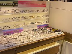-爱视眸Eyeblling眼镜·依视路·蔡司镜片折扣店(百联南方商城购物中心)
