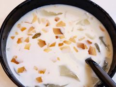 -志龙皇冠吃货椰子铺