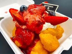 草莓奶油闪电泡芙-B&C黄油与面包·法式古堡面包坊(新天地店)