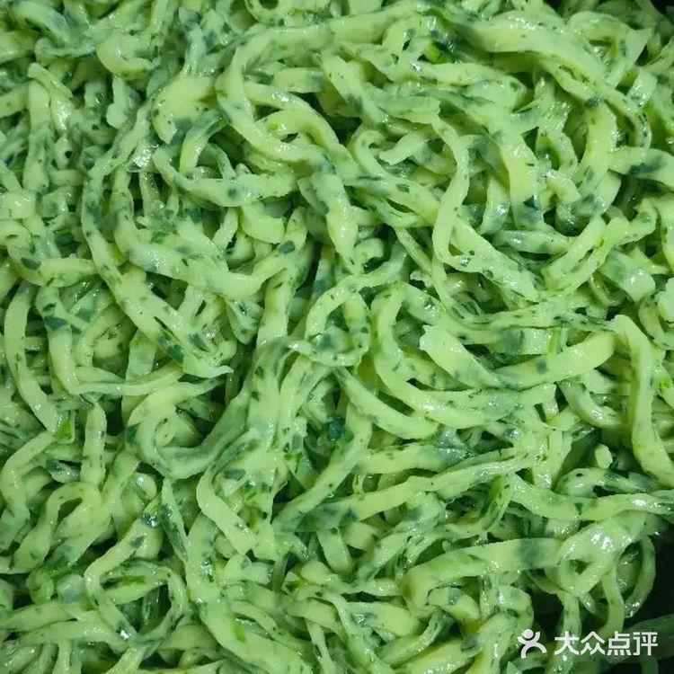 儿子不爱吃菠菜，那就换个方式让他咽下去…
