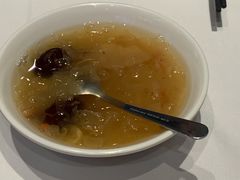 雪梨炖银耳羹-眉州东坡(上海中心店)