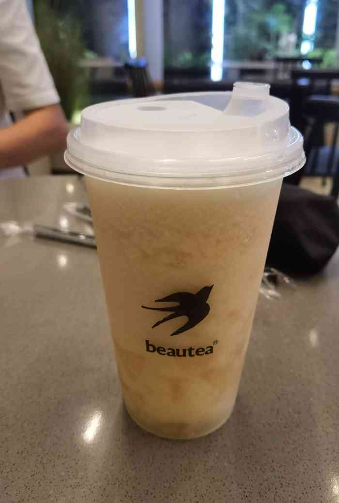 beautea水仙(万科滨海店)-"图一是我坐在室内看到外面的帅哥抽76