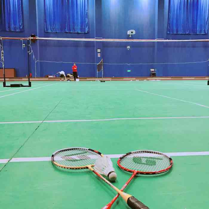 由由中学羽毛球馆-"场地非常宽敞,特别是座位,或坐或躺都可以.