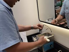 -博士眼镜集团石人工眼镜(虹口万泰店)